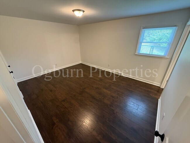 Foto del edificio - 4279 Winnabow Rd-3BR/2BA Split Foyer Home