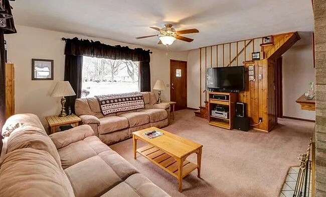 Foto del edificio - 1202 Cambridge Dr