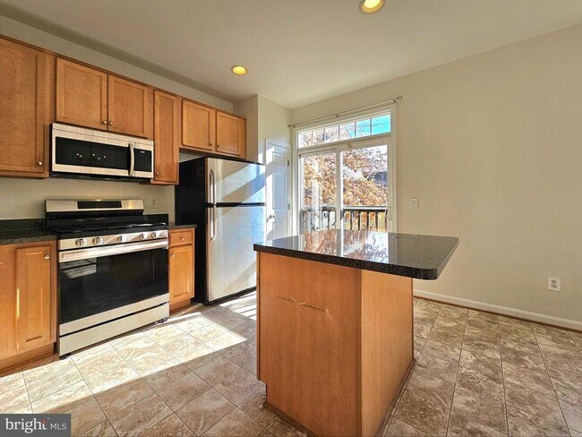 Foto del edificio - 15334 Elizabeth Burbage Loop