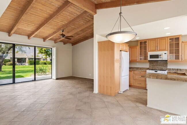 Building Photo - 867 N Calle De Pinos