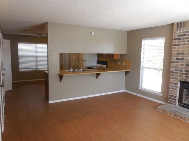 Foto del edificio - 8108 Dunn St