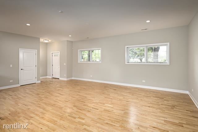 Building Photo - 1549 W Hood Ave
