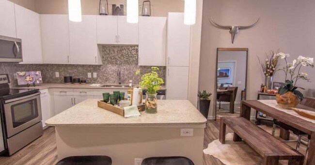 Building Photo - 2 bedroom in Austin TX 78746