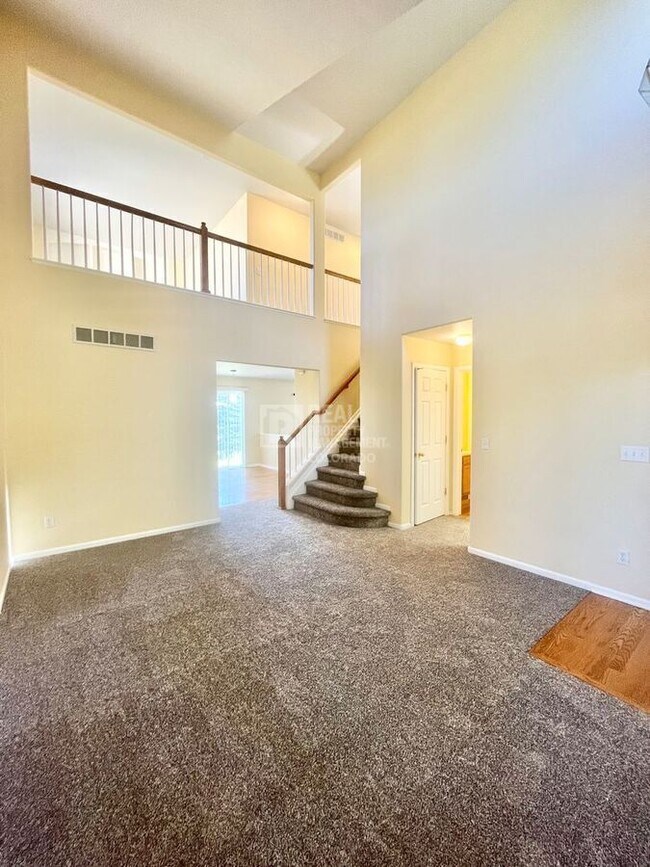 Building Photo - 17273 E Lake Dr