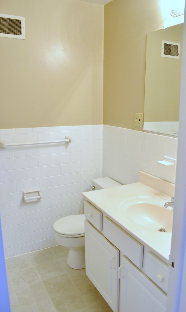 Photo - 10442 Wornall Rd