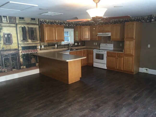 Building Photo - 6908 Dorchester Dr