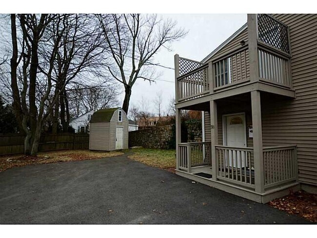 Building Photo - 3 Bedroom 1.5 Bath House for Rent! Legacy ...