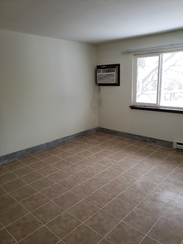 Foto del edificio - 8835 N Swan Rd