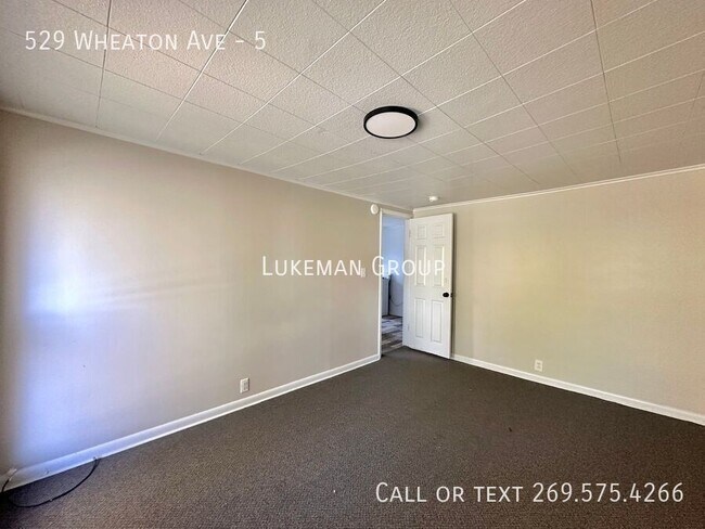 Building Photo - 529 Wheaton Ave