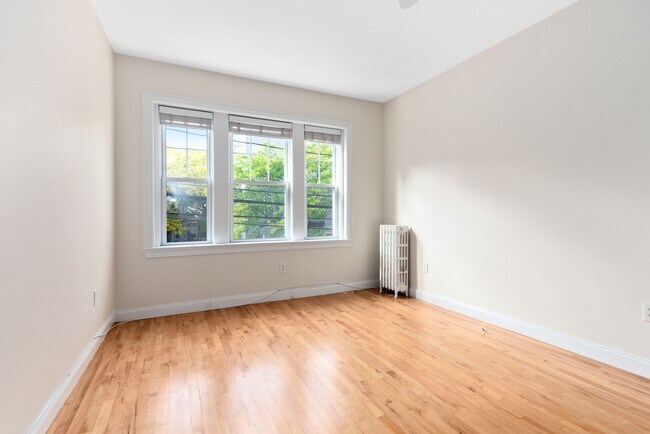 Building Photo - 1055 Cambridge St