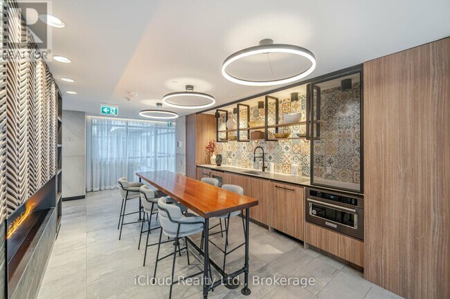 Building Photo - 251 Manitoba St