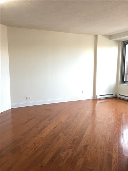 Building Photo - 1324 5th Ave
