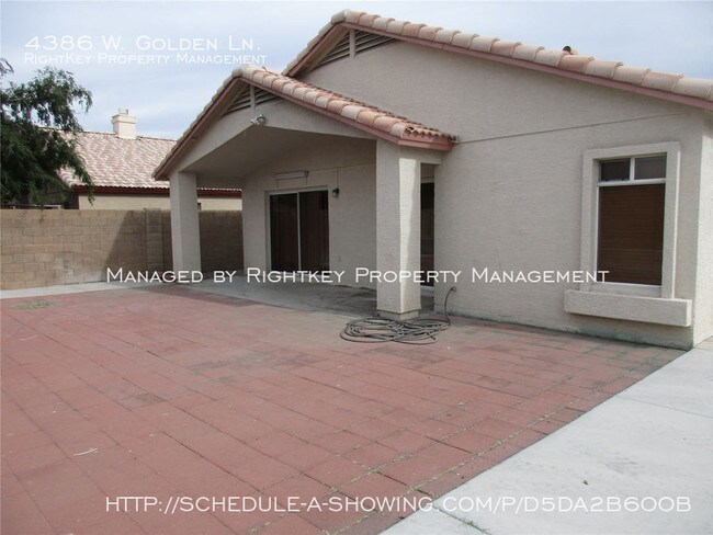 Building Photo - Central Location