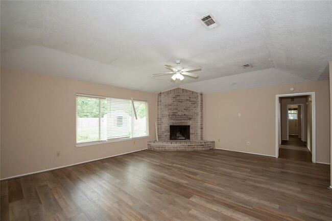 Foto del edificio - 16774 Glen Eagle Dr N