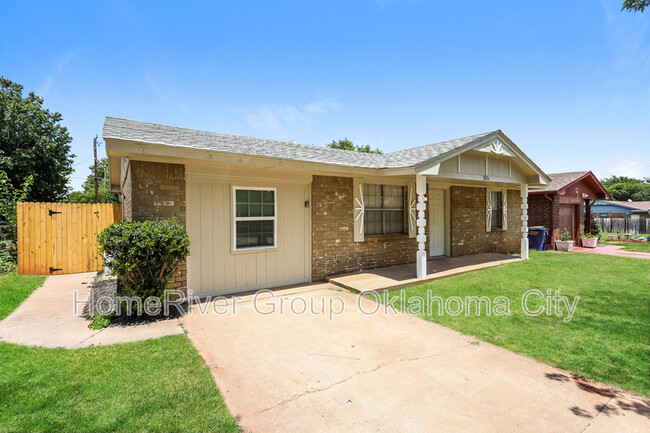 Foto del edificio - 335 E Hillcrest Ln