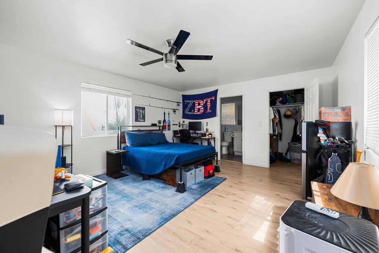 Foto principal - 6180-6182 Mary Ln Dr