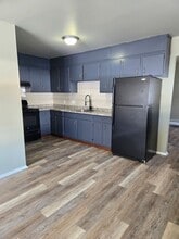 Building Photo - 1055 N St Lucas St