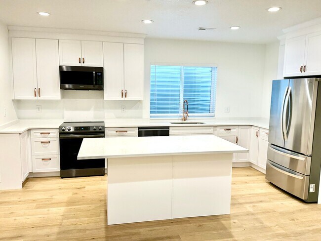 Foto del edificio - 4493 W Wharton Dr