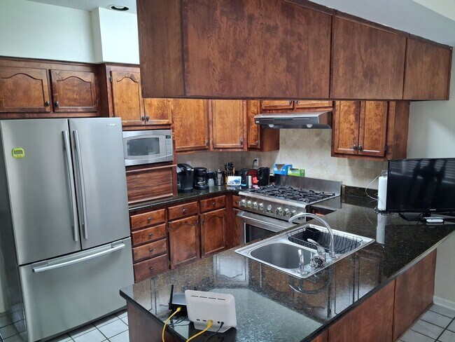 Building Photo - Spacious 4 bedroom 3.5 bath Home in Mallard Creek