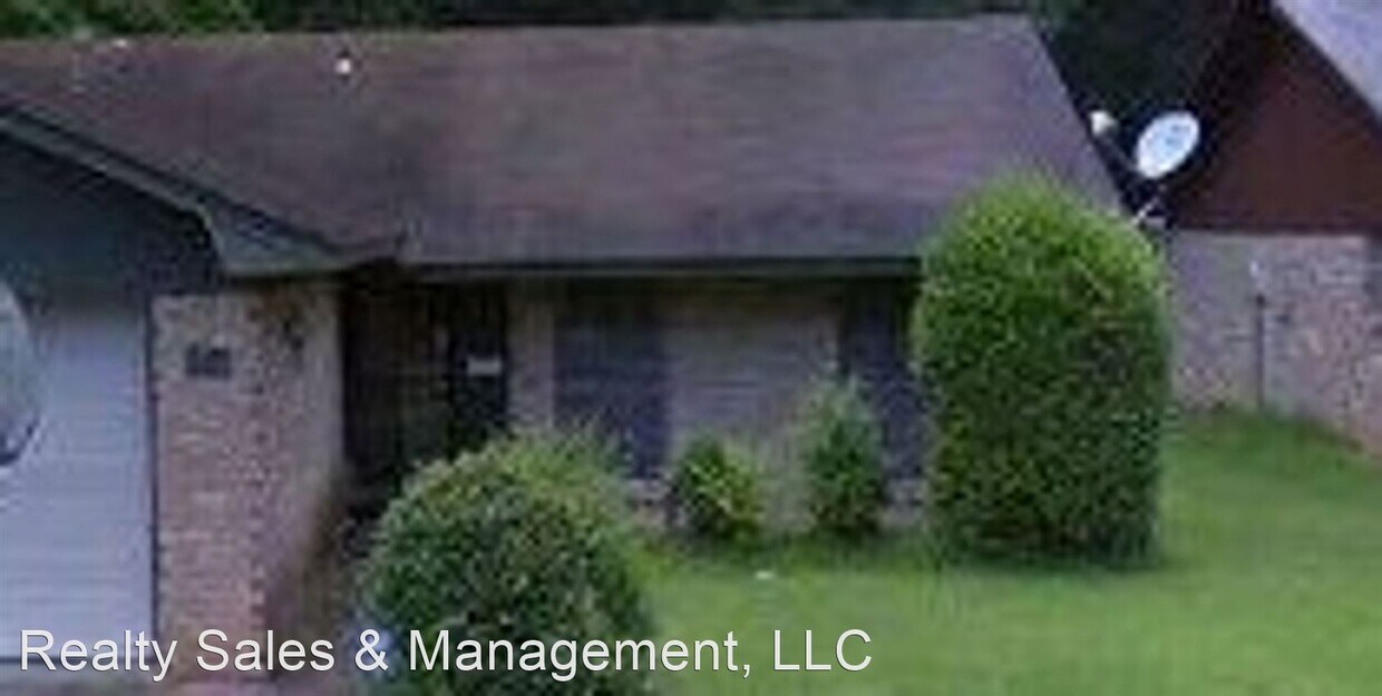 3 br, 2 bath House 151 West Woodcrest Drive House Rental in Jackson