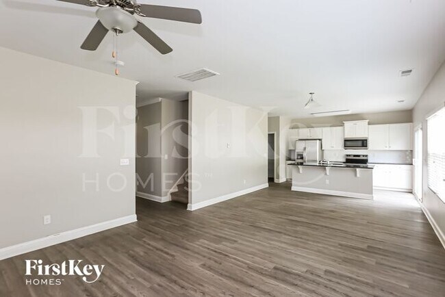 Building Photo - 9232 Evans Creek Ct