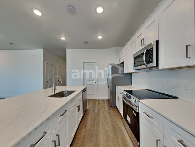 Building Photo - 4511 S 97th Dr