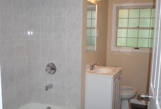 Building Photo - Awesome Single Family Home Available For Rent