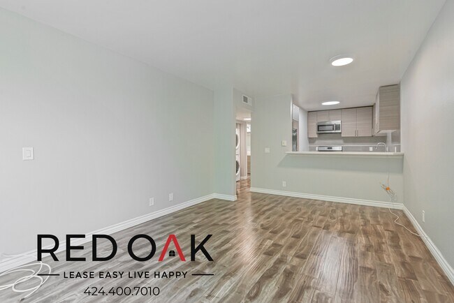 Foto del edificio - ~1 Month FREE~ Stunning One Bedroom with T...
