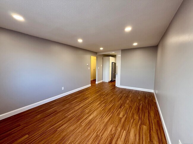 Foto del edificio - 1168 Main St