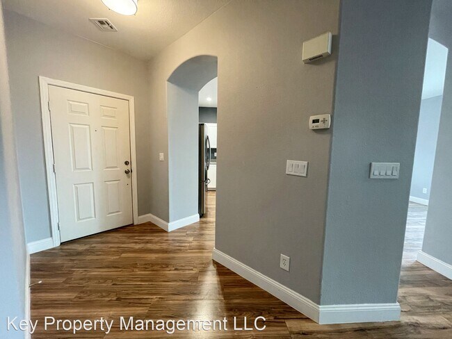 Building Photo - 4 br, 2.5 bath House - 2825 Woodland Park Ave