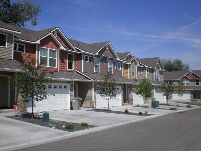 Building Photo - Barberry Estates