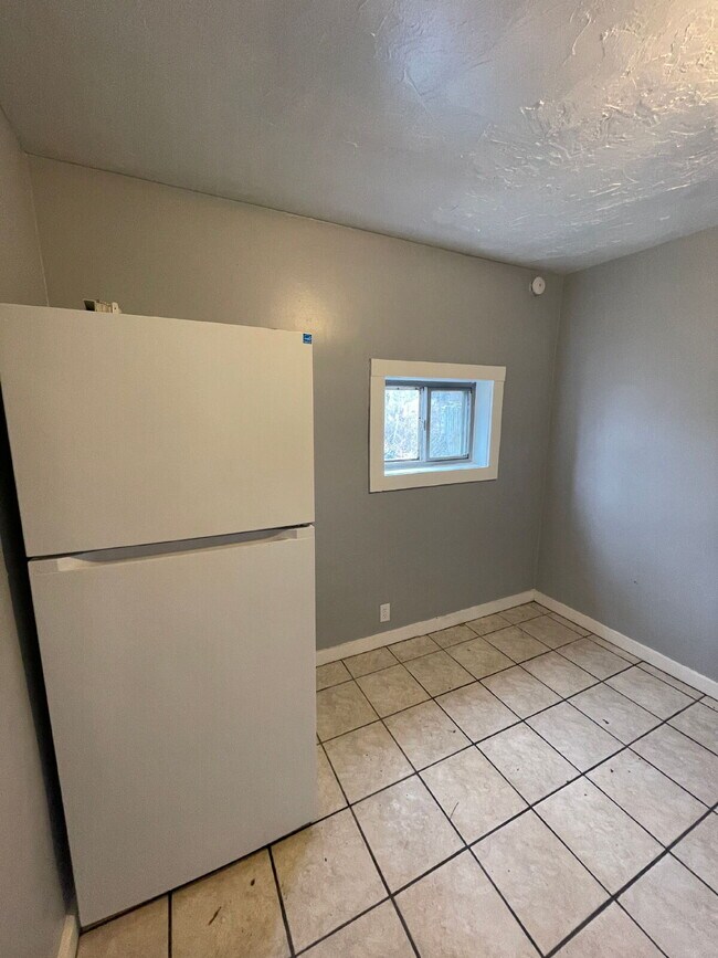 Foto del edificio - Cozy 1-Bedroom in Sharon – Walkable Location, Pets Welcome!