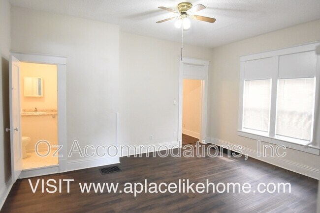 Building Photo - 2515 Olive St
