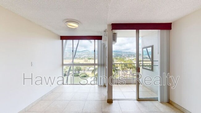 Building Photo - 2611 Ala Wai Blvd