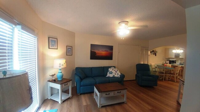 Foto del edificio - 8600 Ridgewood Ave