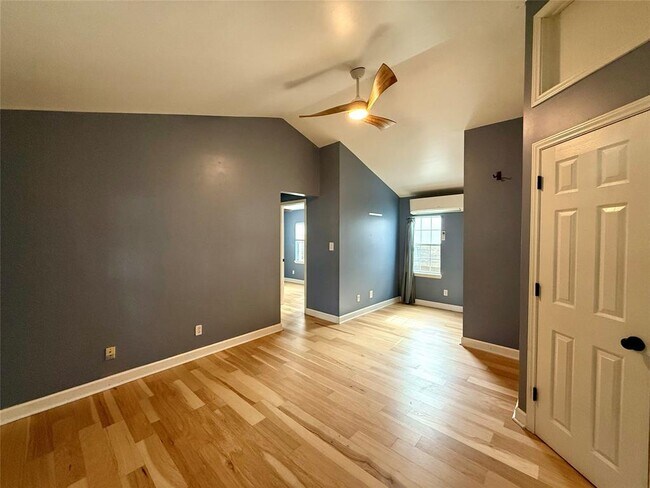 Foto del edificio - 4214 Bellvue Ave