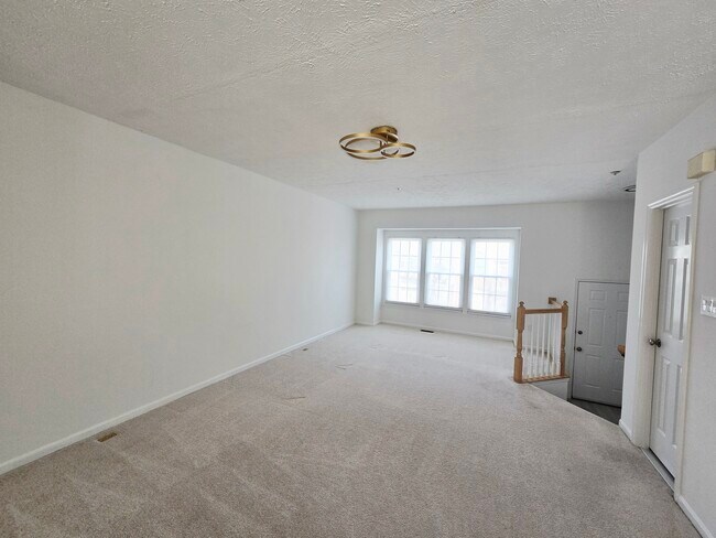 Foto del edificio - 18636 Clovercrest Cir