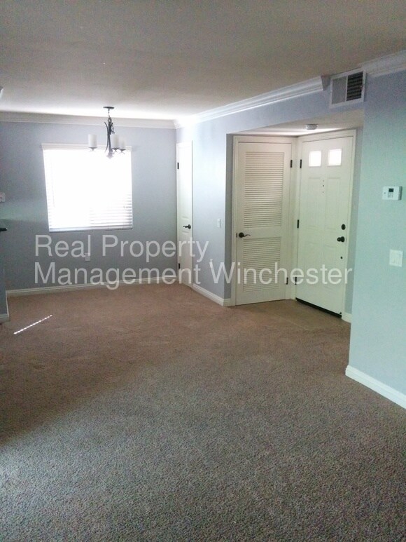 Building Photo - 800 Sea Cliff Way
