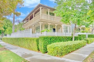 Building Photo - 2 Evergreen Rd