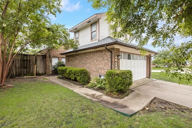 Photo - 2100 Stradivarius Lane Unit House
