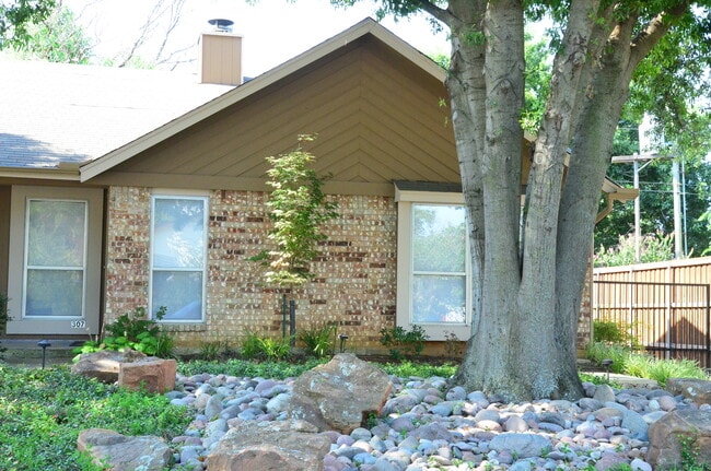 Building Photo - 307 Augustine Dr
