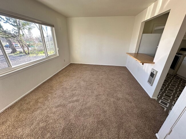 Building Photo - Lower Paradise One Bedroom Home Available Now