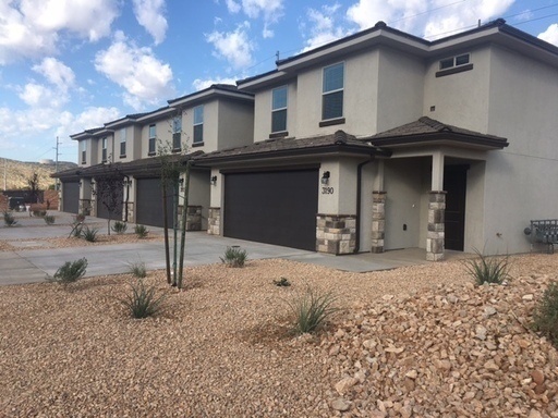 Foto del edificio - Townhome in Little Valley Area.