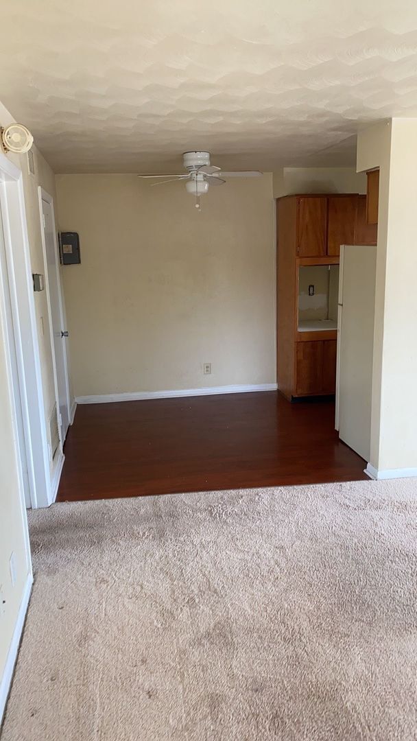 Building Photo - 1/1 in Arlington near JU! No App Fee!