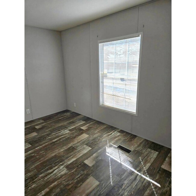 Building Photo - 1707 Tarte St