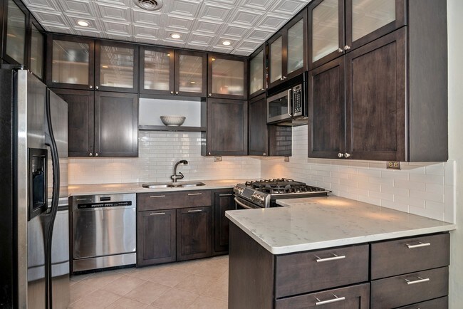 Building Photo - 1235 N Dearborn St