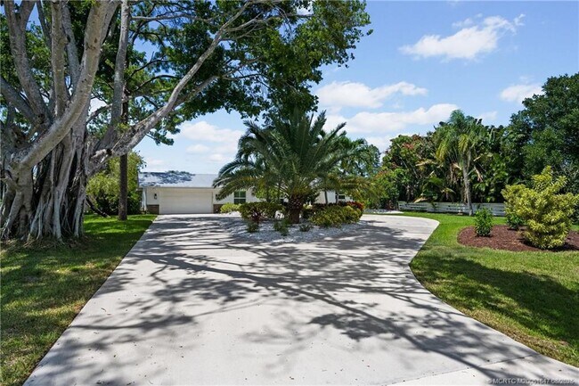 Foto del edificio - 1119 NW Fork Rd