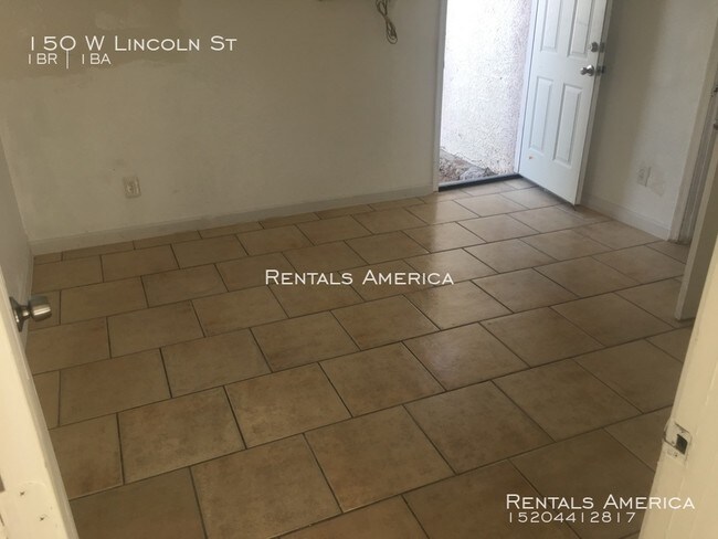 Building Photo - Great 1st floor unit for Rent