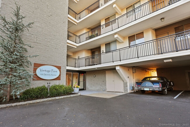 Foto del edificio - 100 Seaview Ave