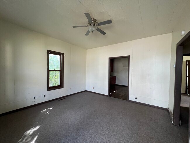 Foto del edificio - 406 Railroad St SW